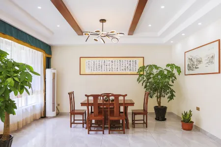 Anji Huifengge · Family-Friendly Vacation Home with Pool, Stream Access, and Mountain Views Отели рядом с достопримечательностью «Donglingcun»