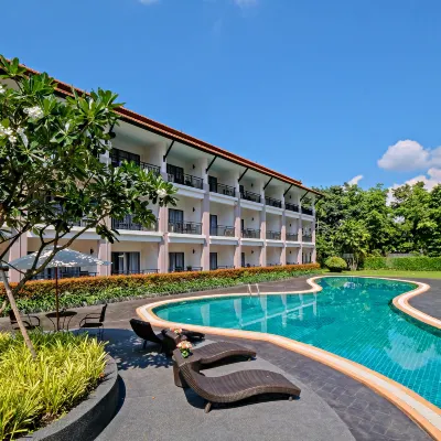 Green Lake Resort Hotels near San Phi Suea