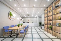 화수 호텔 (지우신 고속도로, 송장 차오허징 개발구) 구과 오아시스 주변 호텔