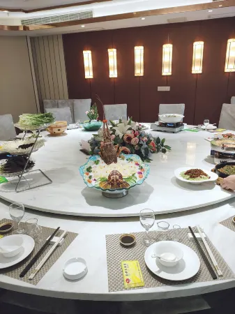 Yundu Hotel Отели рядом с достопримечательностью «Yintaishan Park and Zoo (South Gate)»