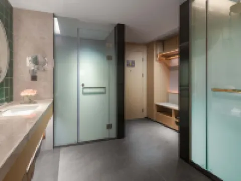 Qionghai Changlong Hotel (Yinhai Zaliang Street) Hotels in Qionghai