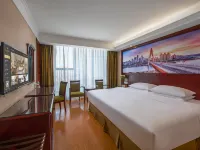 Vienna International Hotel (Taicang South Railway Station Nanyang Plaza) - balcony