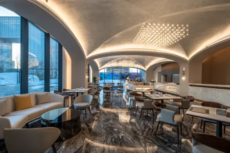 Mercure Changchun Xincheng Отели рядом с достопримечательностью «Software Engineering Simulation Company， College of Humanities & Information， Changchun University of Technology»