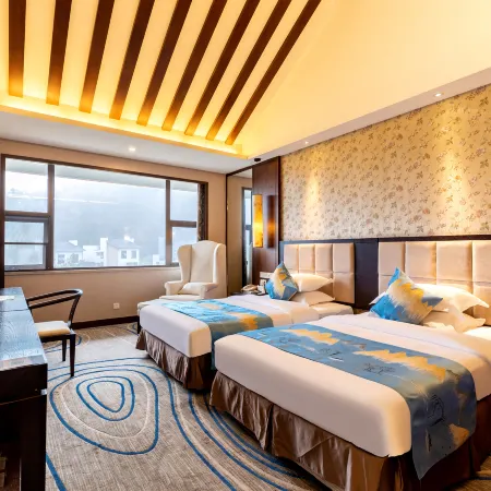 Lushan Zuishi Hot Spring Resort Hotel