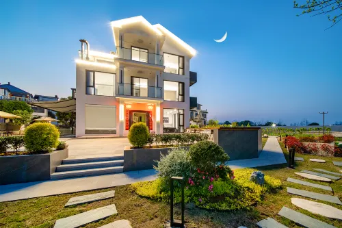 Jiangshan donglixia B & B