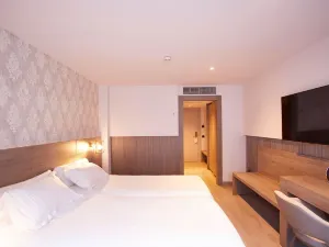 Grand Plaza Hotel & Wellness