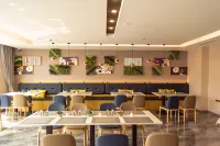 Homeinn Selected Hotel (Fengqing Plaza) Hotels in Fengqing County