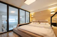 Huzhou Yiyunge Homestay (Nanxun Ancient Town Wuyue Plaza Branch)
