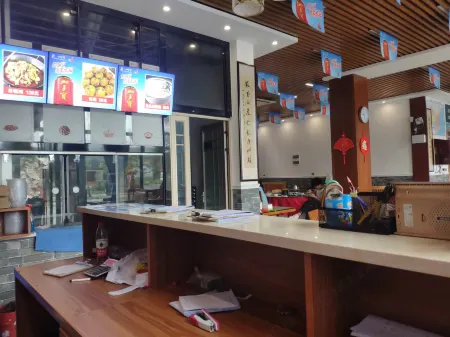 Tongshan Hidden Water Space Tourism Hotel