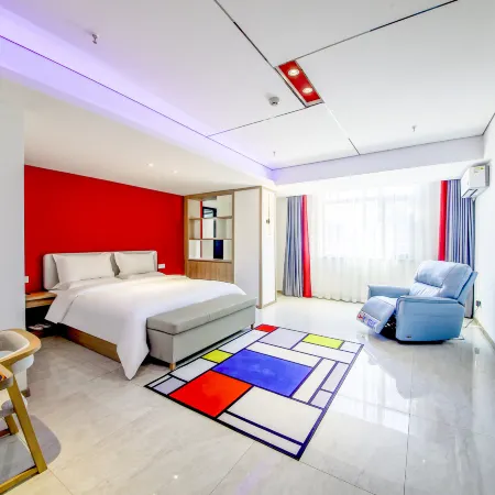 Yuncheng Tomato Hotel (Nanfeng Plaza Municipal Government Store)