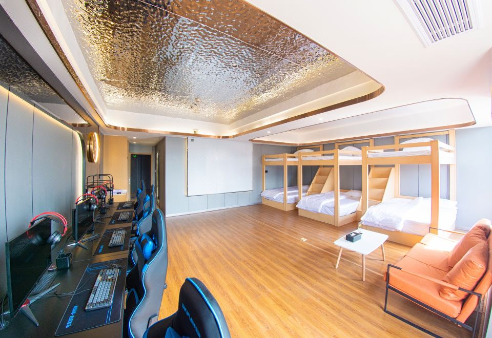 Friend E-sports Hotel