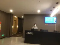 Qike E-sports Homestay (Wuhan Jianghan Road Pedestrian Street) - Inns