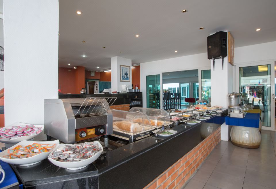 Citygate Kamala Resort 수영장