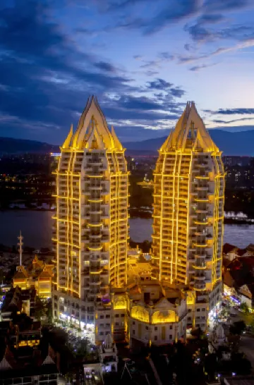 西雙版納七棲•觀江酒店（告莊星光夜市店）