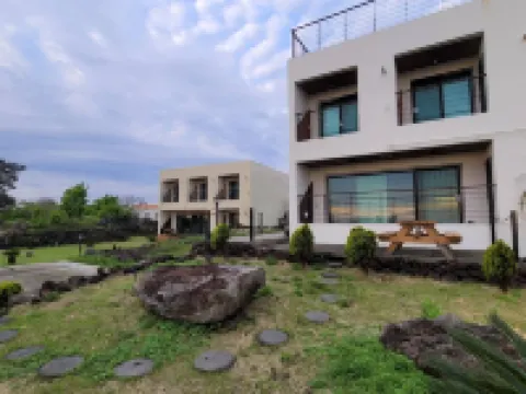 Handongiizen Hotels near Woljeongri Beach