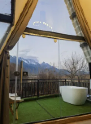 V Coffee Snow Mountain View B&B
