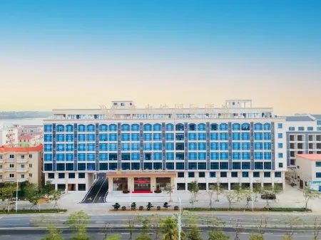 Vienna International Hotel Lufeng South Railway Station Отели рядом с достопримечательностью «Fushan Mazu»