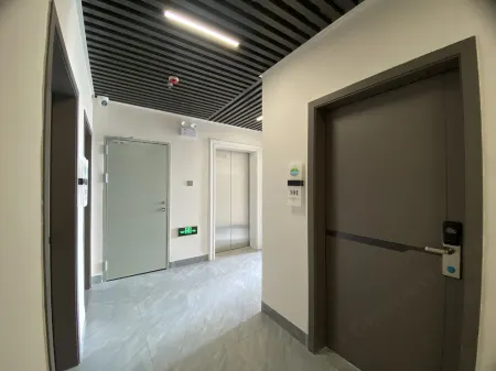 Luoding Mountain Lake Hotel