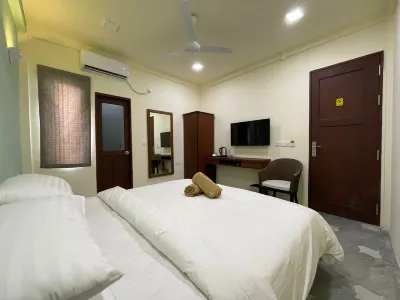 Courtyard Guesthouse Các khách sạn gần Huraa