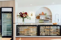 Aerotel Sydney - Inside International Terminal Airport - breakfast