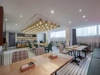 City Comfort Premier Hotel (Lingshan Zhongyi Hospital Benxi Gymnasium) - Family