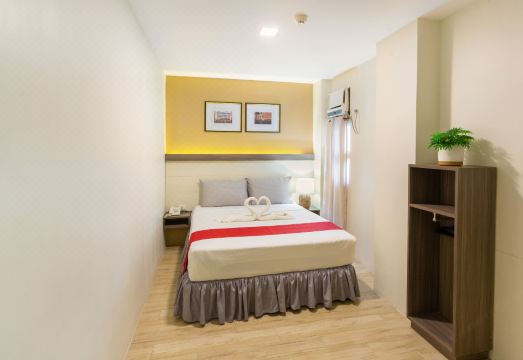 더 룸스 바이 앨리니스