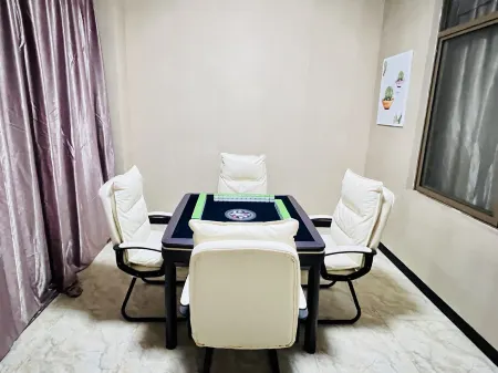 Hongyunge Hotel Отели рядом с достопримечательностью «Xixiang Pool (Bathing Elephant Pool)»