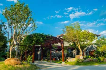 Xingfu Courtyard Homestay (Longyan Yongding Hakka Ancient Town) Отели рядом со станцией Yongding Railway Station