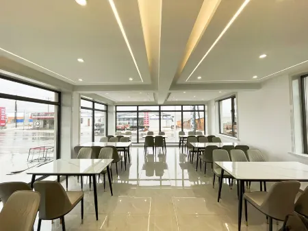 Tingxue Light Luxury Homestay (Beidagu Ski Resort) Отели рядом с достопримечательностью «Phenix»