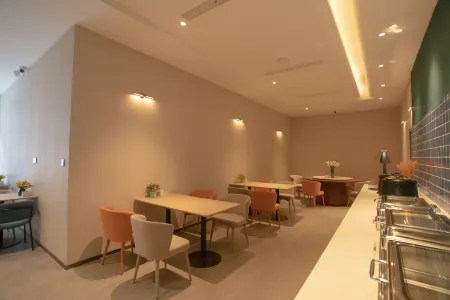 Jinjiang Inn (Zhengding History and Culture Street Longxing Temple) Отели рядом с достопримечательностью «Linji Joss House»