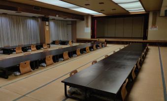 4. Mikawa O..