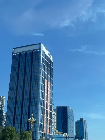 BLOOM BLUE Hotel (Leshan High-speed Railway Station Shihao Plaza)