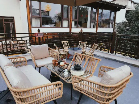 Lichuan Guiyuan Homestay Отели в г. Личуань