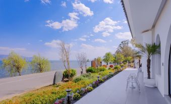 Flower Season Private Seaview Designer B&B (Dali Erhai Lake Ecological Corridor Branch)