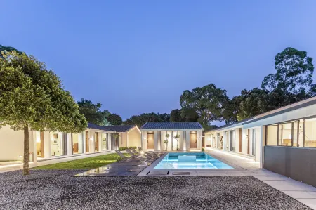 Xiashuyuanzi B&B (Qiaogang Fengqing Street Branch) Отели рядом с достопримечательностью «Guilin University of Electronic Technology Beihai Campus»