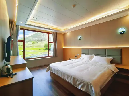 Xinduqiao Town Snowland Green Sea Manor Отели рядом с достопримечательностью «Tagong Grassland»