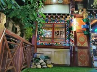 Jiuzhai Yishe Hotel(Jiuzhaigou Valley Scenic and Historic Interest Area Branch)