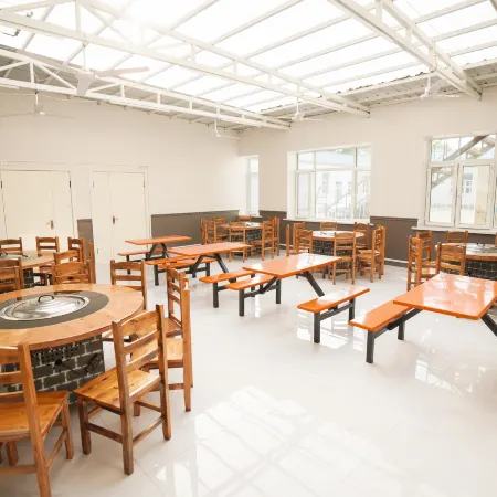 Yuanchang Hotel (Wudalianchi Scenic Area Branch)