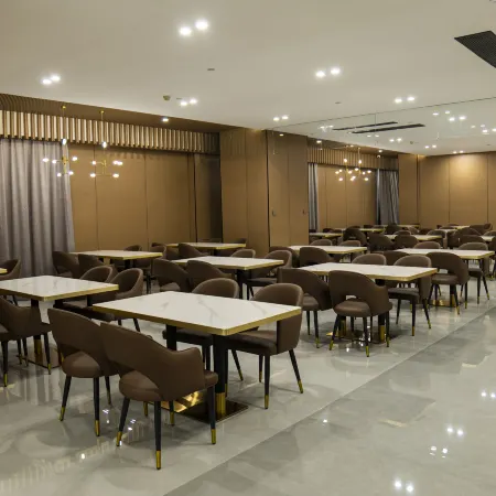 Yongning Xintiandi Holiday Hotel