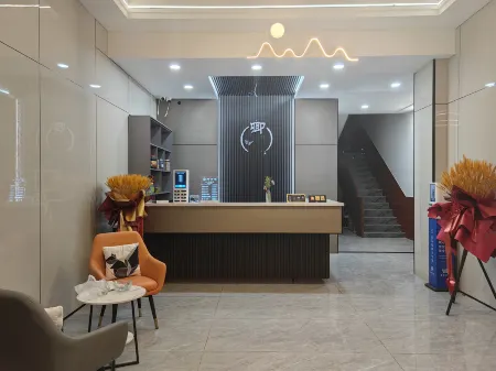 QingYun hotel Отели в г. Цзинъюань