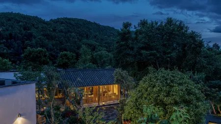 Tengchong met Mu Yun mountain home hot spring homestay Отели рядом с достопримечательностью «Beihai Wetland»