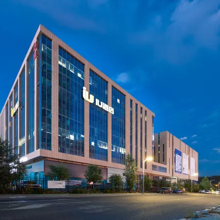 IU Hotel Urumqi High speed Railway Station Branch