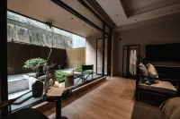 Baoxing Yunshang Xuxi Hot Spring Hotel