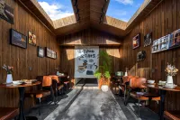 Shangri-La Mountain Wind and Moon View Homestay