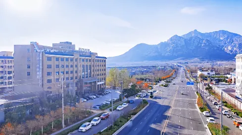 Ascent Hotel Dengfeng