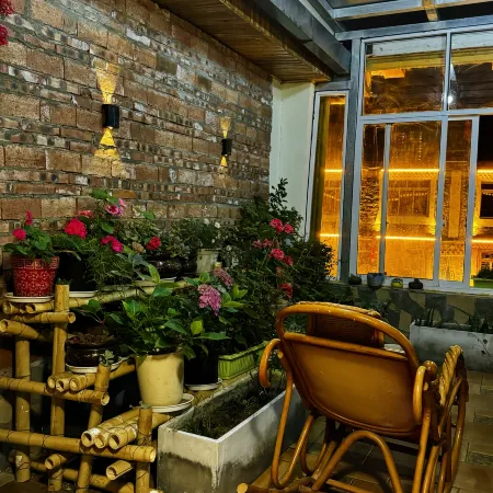 Mingcai Hotel (Siguniangshan Scenic Area)
