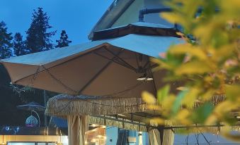 Hefeng Qingqing Xiaoyuan Homestay