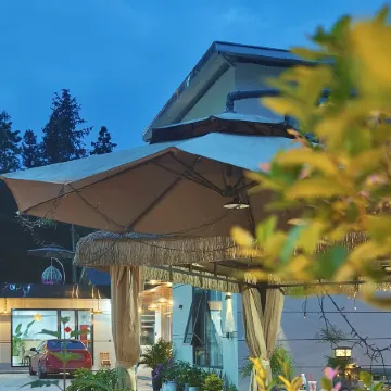 Hefeng Qingqing Xiaoyuan Homestay