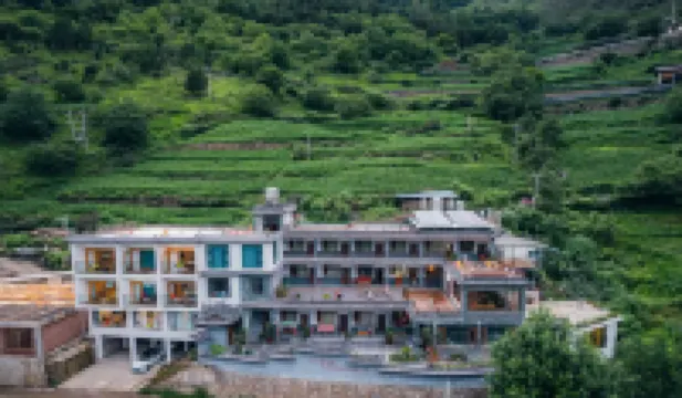 虎跳峽半山居客棧 鄰近雲南·香格里拉中虎跳峽的酒店