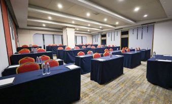 XinTai Holiday Hotel